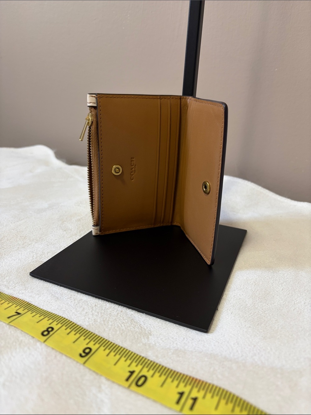 Coach Cream Leather Card Case with Rainbow Skate Logo - Picture 11 of 16